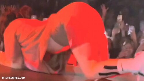 284457592995458305419527682459292901212 thumbnail