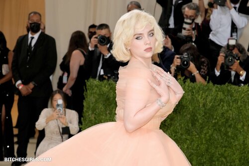 163833336085599741023488472609984135890 thumbnail