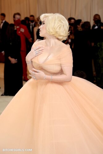 17174190701683339317214211265812653901 thumbnail