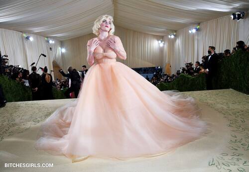 260613489040938060948189534676430096577 thumbnail