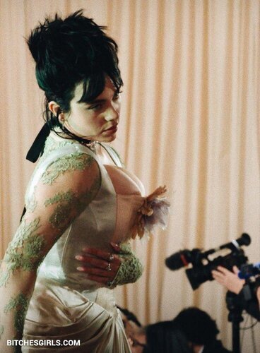 9879136368259705800006534958862330652 thumbnail