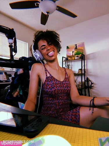 110111657028326912916349907860267211942 thumbnail