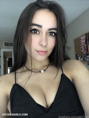 Blodvy Nude - Nude Videos