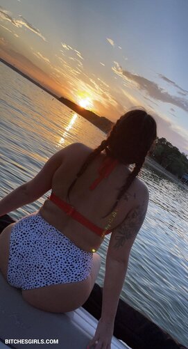 163230792490007038693031506695118444743 thumbnail