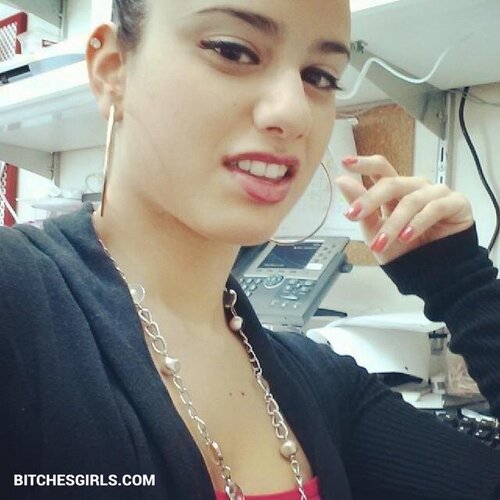 211553840531230771093832110141922287614 thumbnail