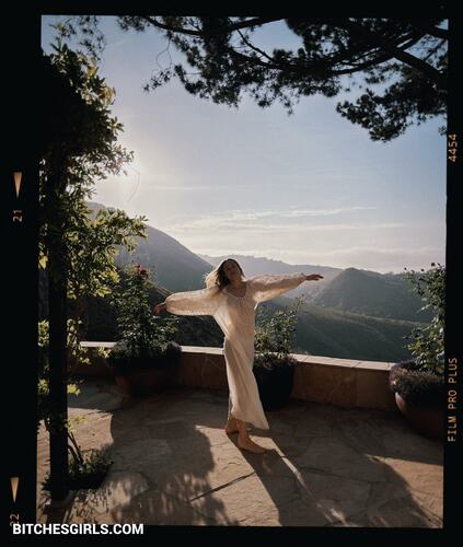 162901499005675257088092993200962080425 thumbnail