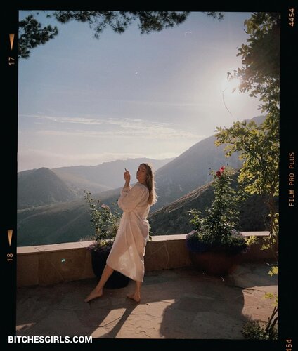 211997923922031113878623765073780054562 thumbnail