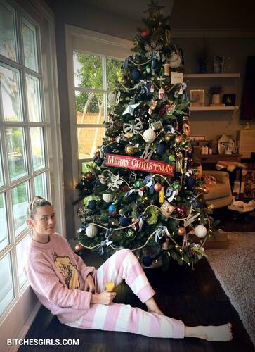 255885873704258836417653065794338915106 thumbnail