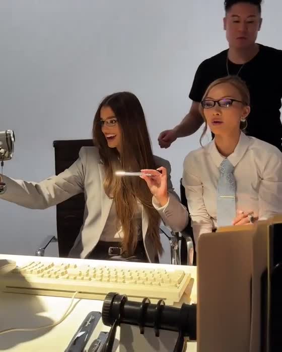 c9577841a2775b2ded402b668a88e484c83ad3c66bc603f5fa77eb0538e5a9cb thumbnail