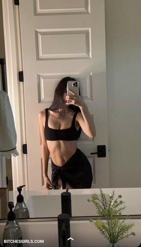 304767561608815563521566903800611332226 thumbnail