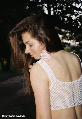 214085718195785255969507512778019393490 thumbnail