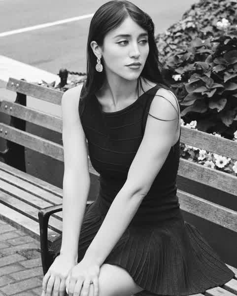 61f4c57d01afeccc1531d46850d0e4dcc782ccb69c01ae7461db79665cad92e8 thumbnail