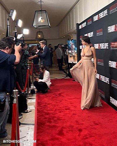 249249409388194204609064279352285913792 thumbnail