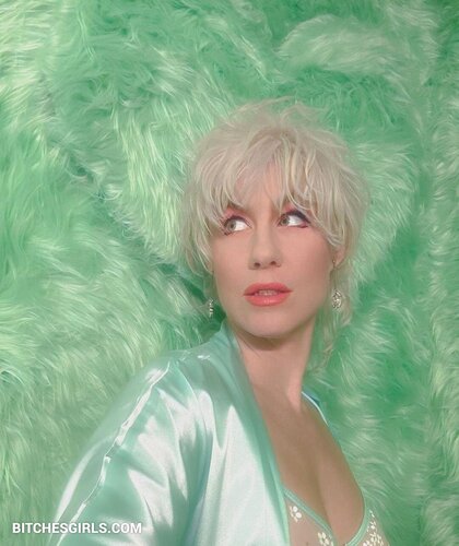 156568931828838222398850630203911713672 thumbnail