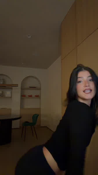 Charli D'Amelio Leggy Tiktok - Charli Damelio Nude Videos Leaked