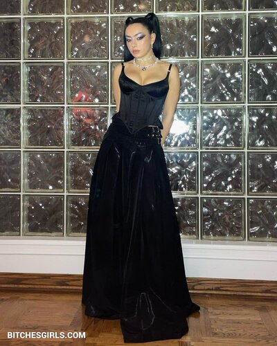 104514079138169157378459593237764641493 thumbnail