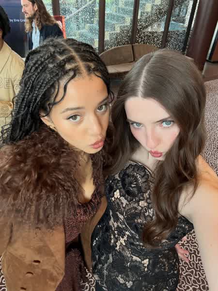 ec4144e9b0bf8da58514333ab87a2d2b79874015728bf7202f2468d0b28582bb thumbnail