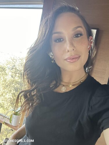 237409971588814686027377359743497521119 thumbnail