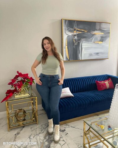 220610023673205302790777203957823368271 thumbnail