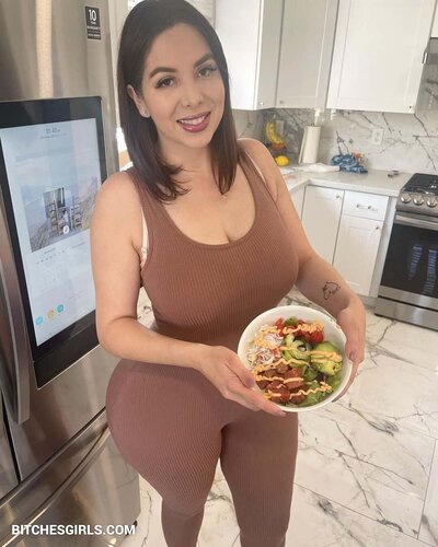 244772775586824256018913188386739557640 thumbnail