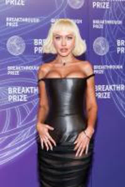 fc5f4d7848ae7b44d32c15d90eeaea1f78aff8a45fd76a12f3e8668a44a73879 thumbnail