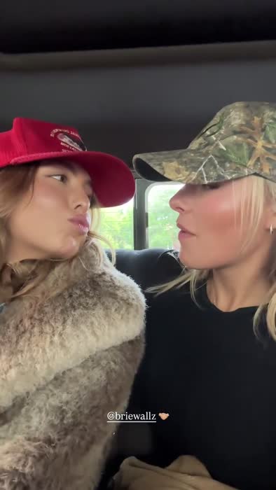 244073ed2b60a2666e05316479a3648e5301dd315bff3cb57b364949784a6a80 thumbnail