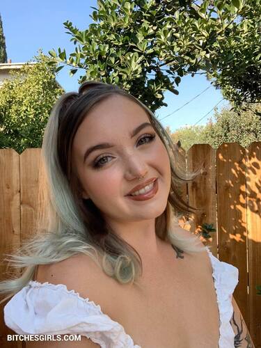 273837403416152491599521663032786455980 thumbnail