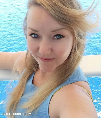 164974832599365018821154461846323285490 thumbnail