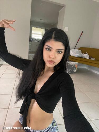 163427175381056567074143303712112827419 thumbnail