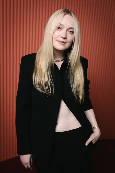 d0fd79576815913797e00b48c920232b7ebf6fc3595699f251609f2b367547c7 thumbnail