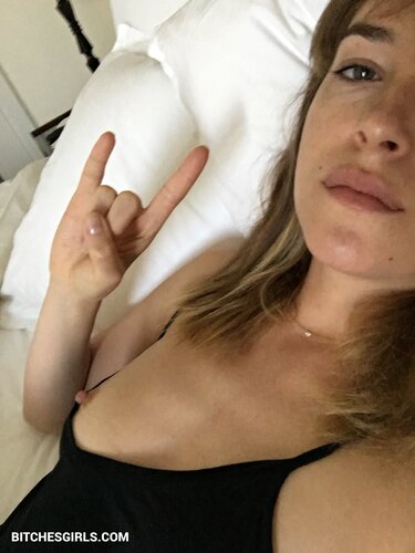 329631618771396555484226265895701464101 thumbnail