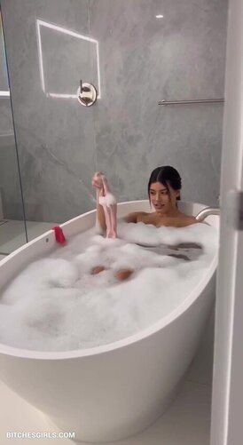 208565845505701545928547066647490258056 thumbnail