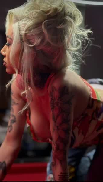 e22fda0ebee6504c6eecd59e838352a140911decc916fdbcfd471a3bad2aba4e thumbnail