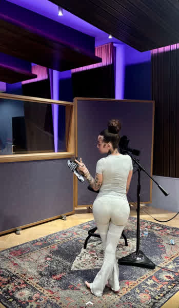 9724acb4d7168f8298673d64c15ab15e55e9a8c174d5986faf122ae4a6fb4d89 thumbnail