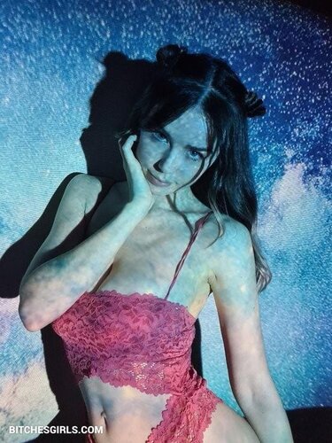 115082748076435786002326339398692441192 thumbnail