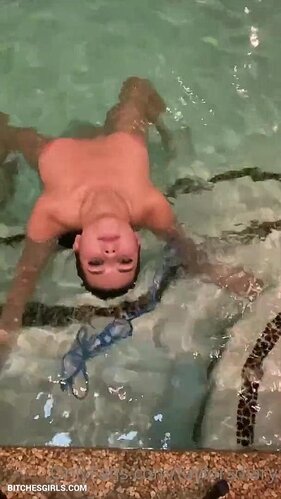 317868419958251011514681744653692583842 thumbnail