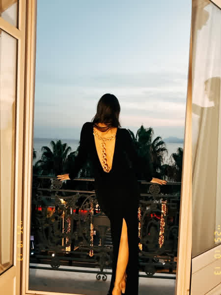 f4387b677ce152eccf118ea899be776d985aab3617926774d1594a32c875e236 thumbnail