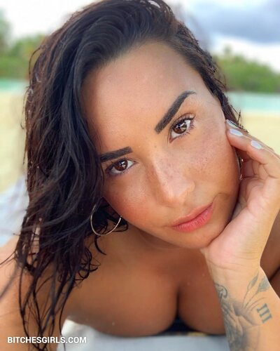 237556593237601177357832946522260756499 thumbnail