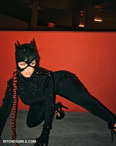 318884841491519176235630231204164390820 thumbnail