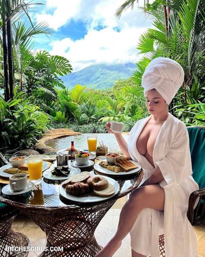 92685347124297089504489301752774589324 thumbnail