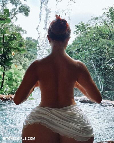 93251203919634707571105404088634079376 thumbnail