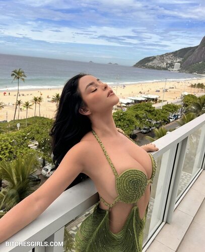 224233597594011657423404671273944692751 thumbnail