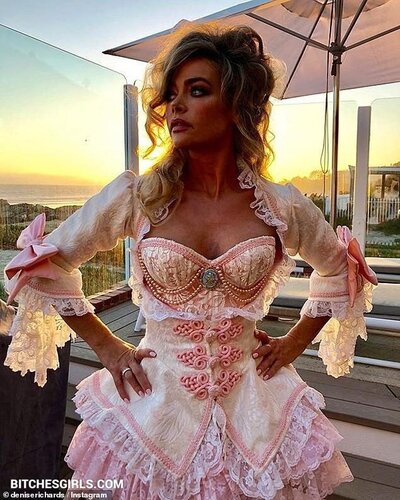 282182850995689188547087070151776922585 thumbnail