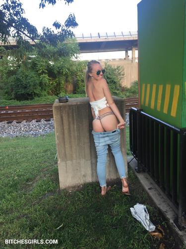 245243559220306558382500536887626368194 thumbnail