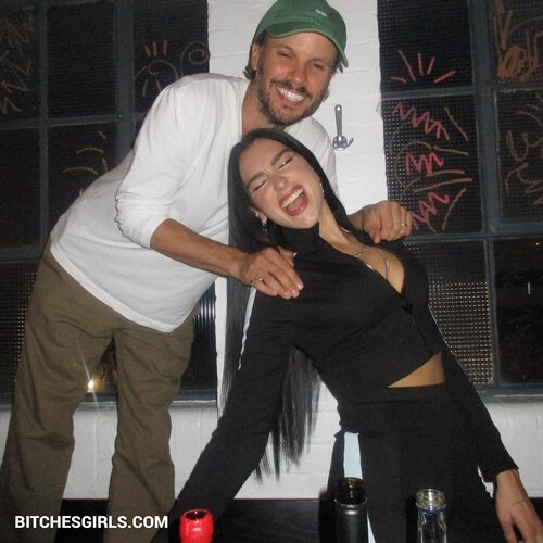 92742329729844438934573325517979599235 thumbnail