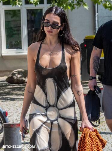 116022976311538845307877753149214675321 thumbnail