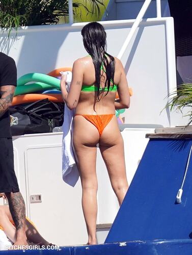 275860332747750640333081394603108621201 thumbnail