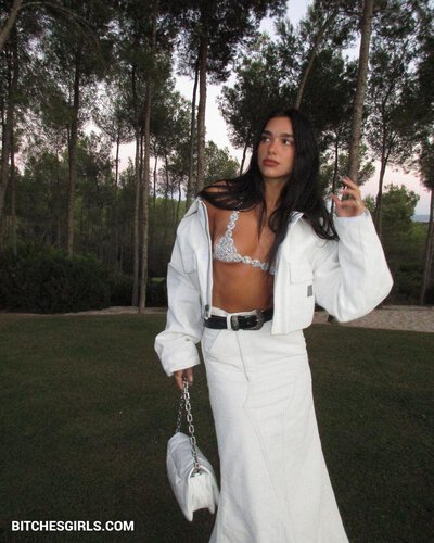 143236298264182970632900744426674389979 thumbnail