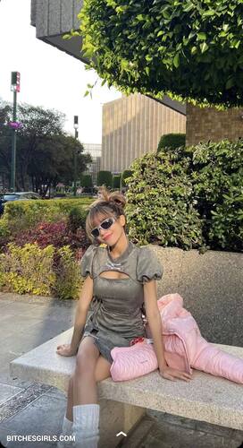 68774078281709938773834552438945927257 thumbnail