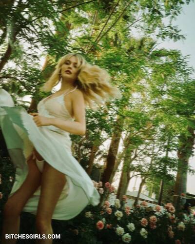 15949977149630709124096091711700439954 thumbnail